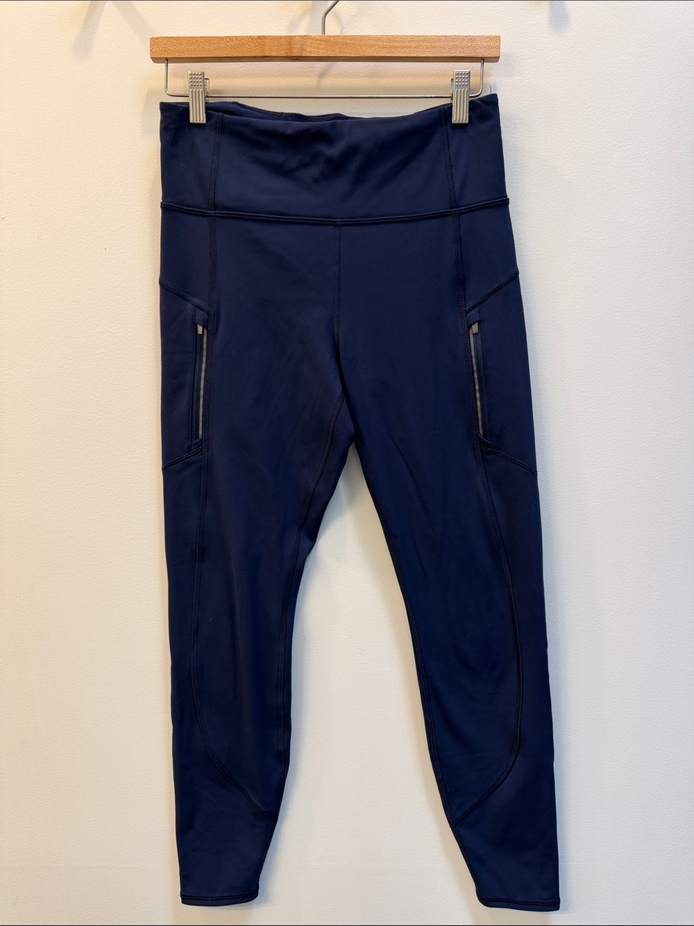 Athleta Rainier Tight size medium blue